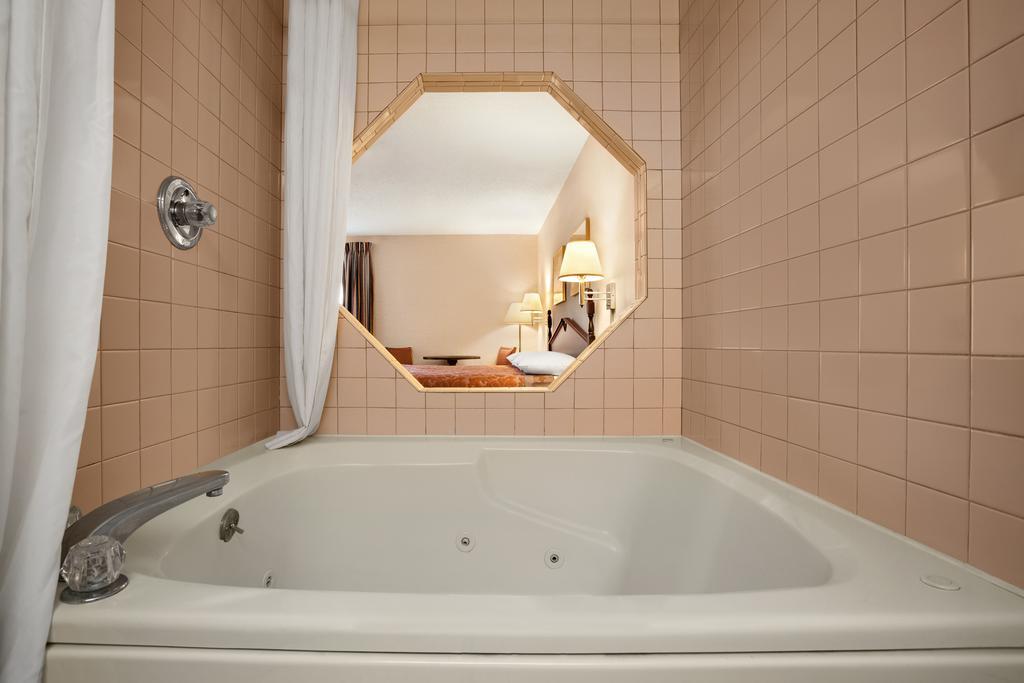 Motel Super 8 By Wyndham Evansville North Stacer