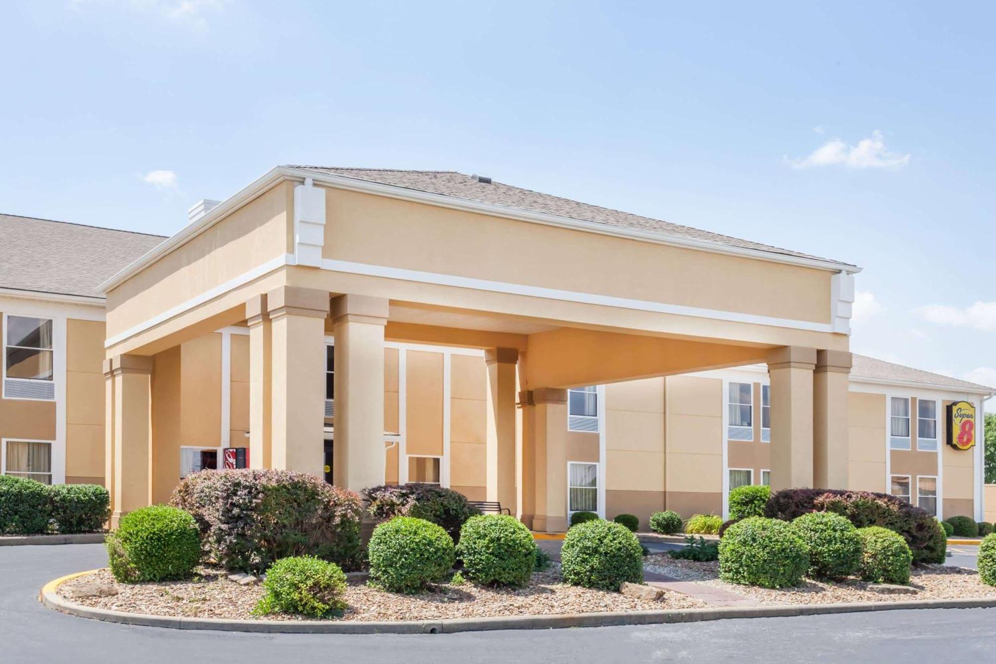 Motel Super 8 By Wyndham Evansville North 2*