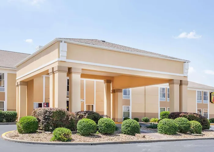Super 8 By Wyndham Evansville North