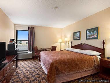 Super 8 By Wyndham Evansville North Motel 2*