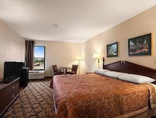 Super 8 By Wyndham Evansville North Motel